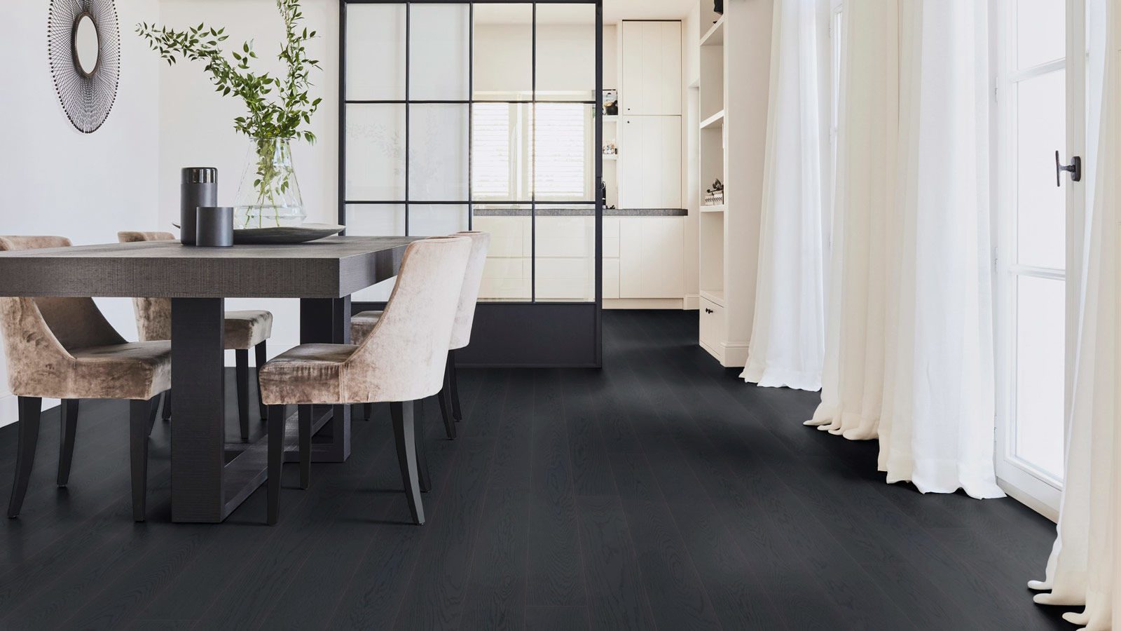 Parkett Tarkett, Play, Eiche Charcoal Plank, gebürstet, 2-seitige Mikrofase, Proteco Natura gebeizt