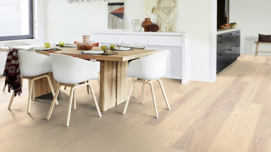 Landhausdiele Esche Tarkett Shade Linen White Plank, 2-seitig Mikrofase, gebeizt, Proteco Natura Mattlack – 3