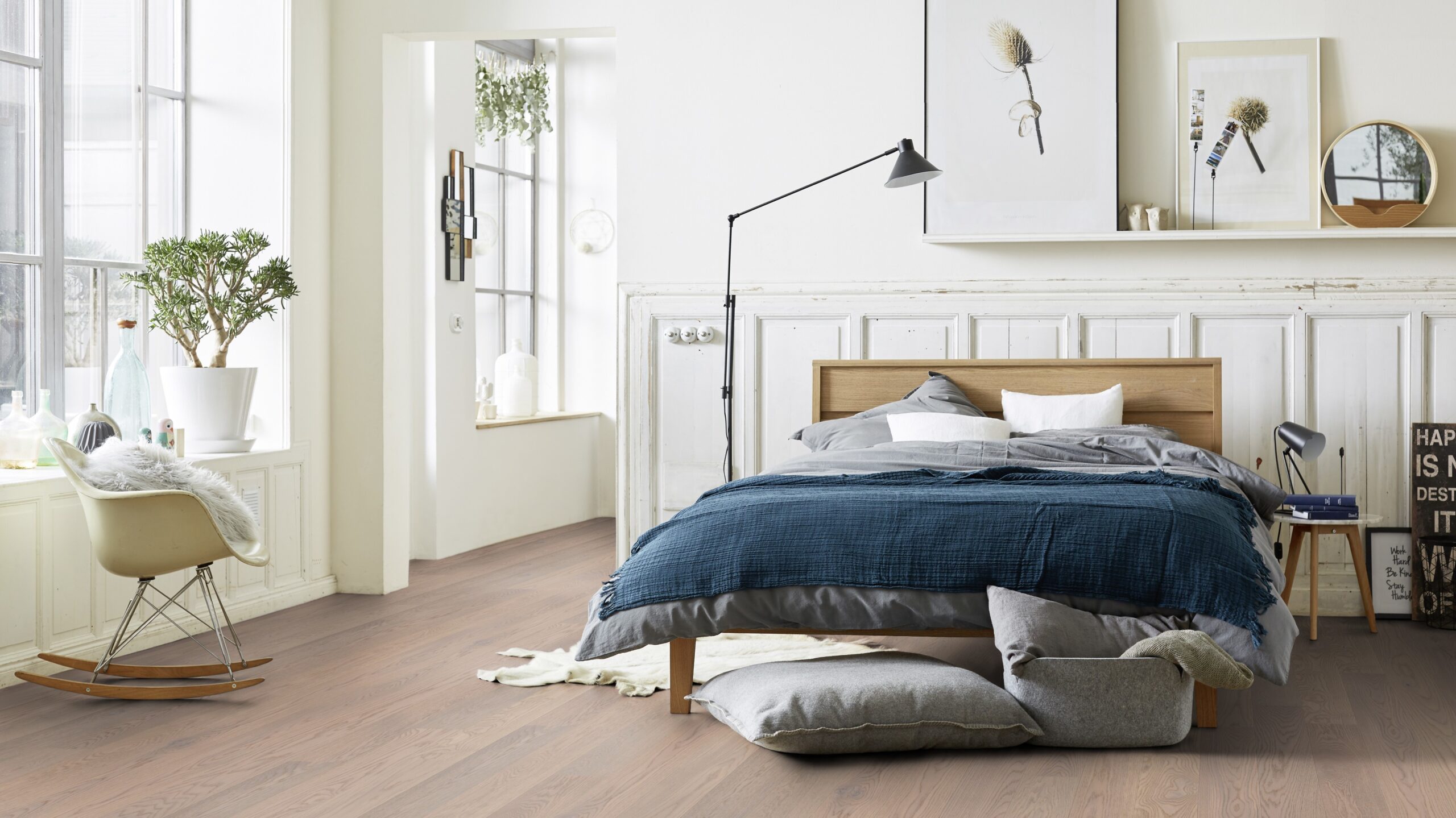 Parkettboden Tarkett, Shade, Eiche Misty Grey Plank, 2-seitige Mikrofase, gebürstet, gebeizt und Proteco Natura matt versiegelt