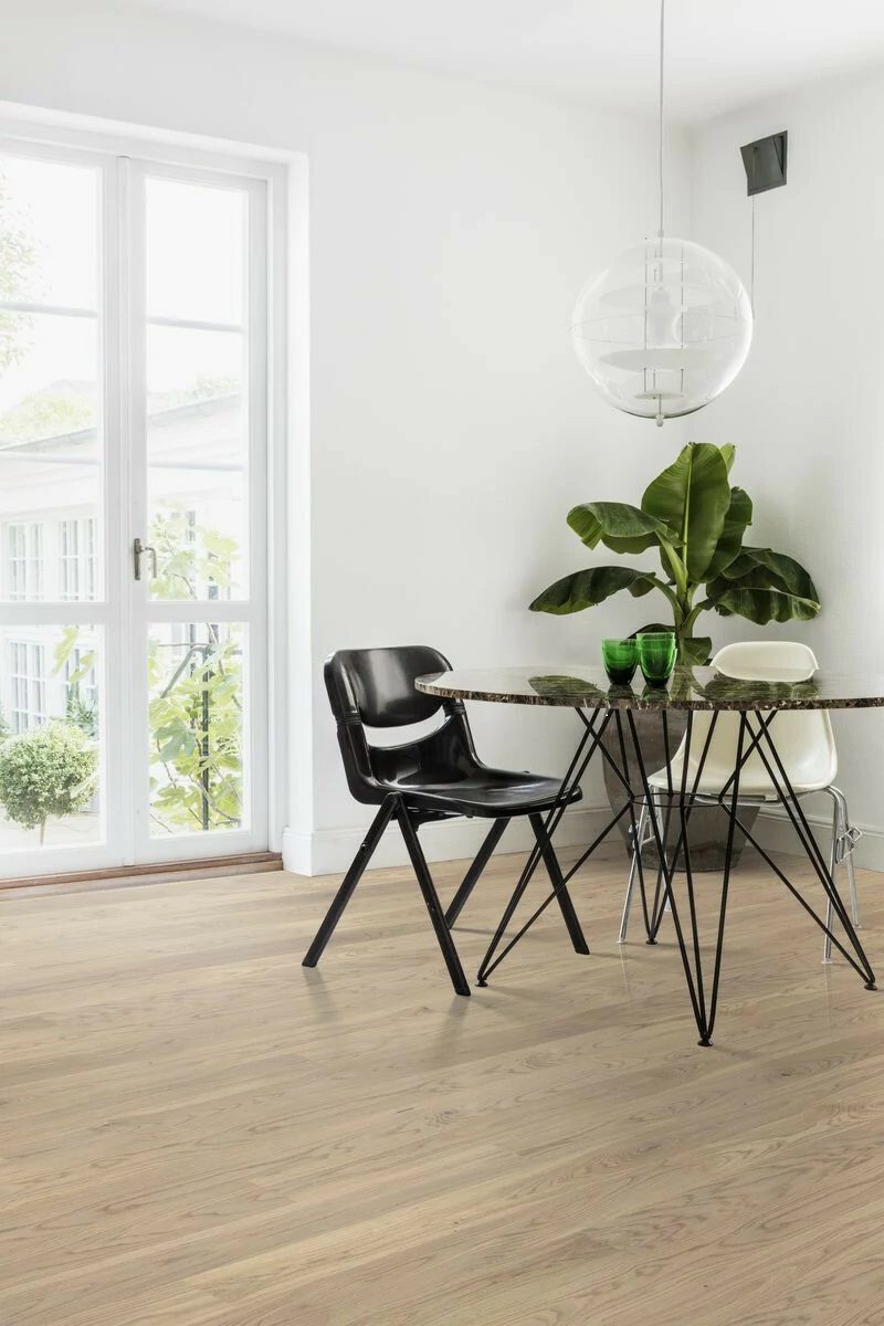 Parkett Tarkett, Shade, Eiche Cream White (valge) MidiPlank, 1-Stab, 2-seitige Mikrofase, gebürstet, gebeizt ja Proteco Natura Mattlack