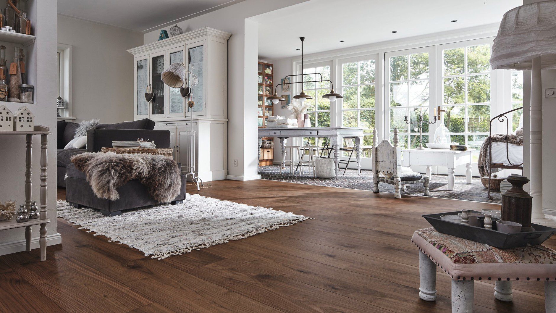 Parkett Eiche Ameerika pähkel Meister Lindura American walnut lively, matt versiegelt