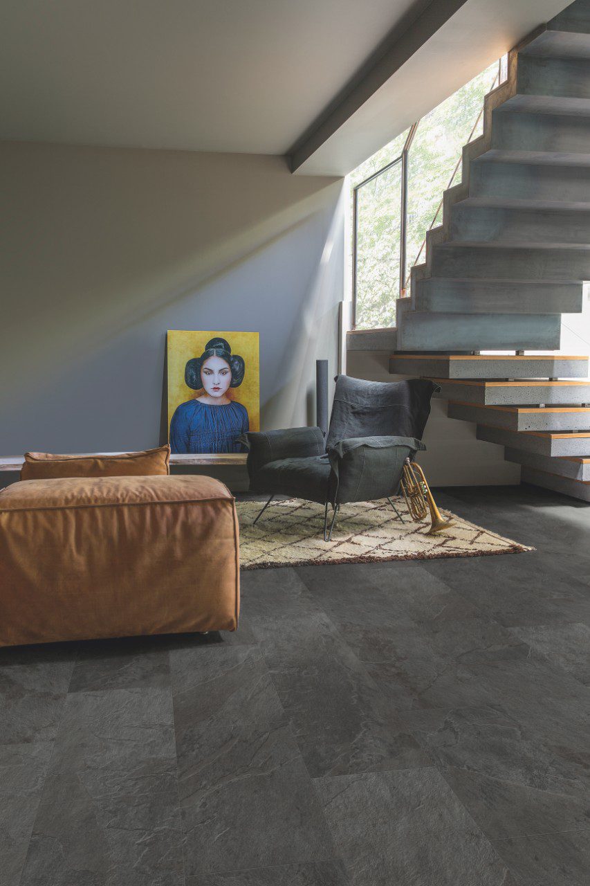 LVT Vinylboden Quick-Step, Ambient Click, Fliese schwarz, gefast