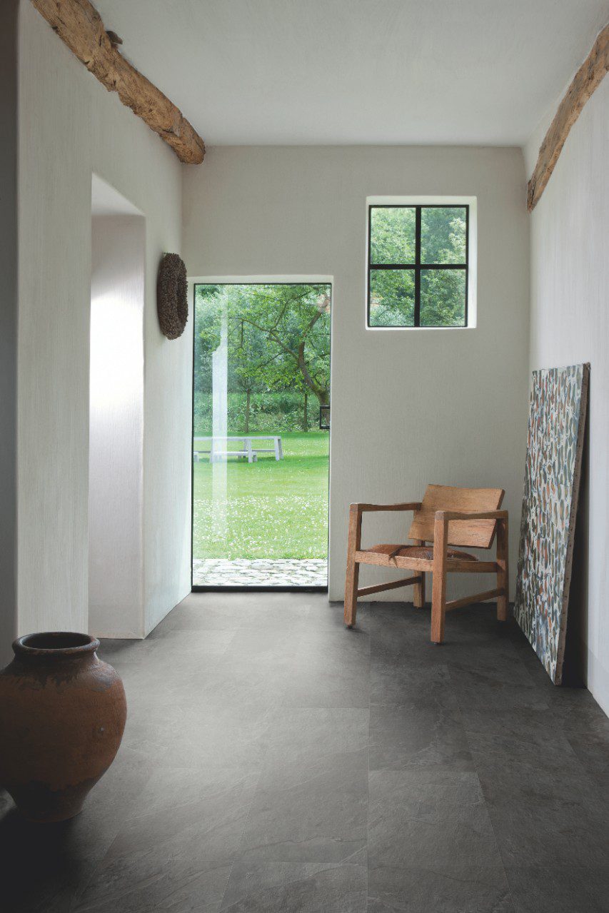 LVT Vinylboden Quick-Step, Ambient Click, Fliese schwarz, gefast