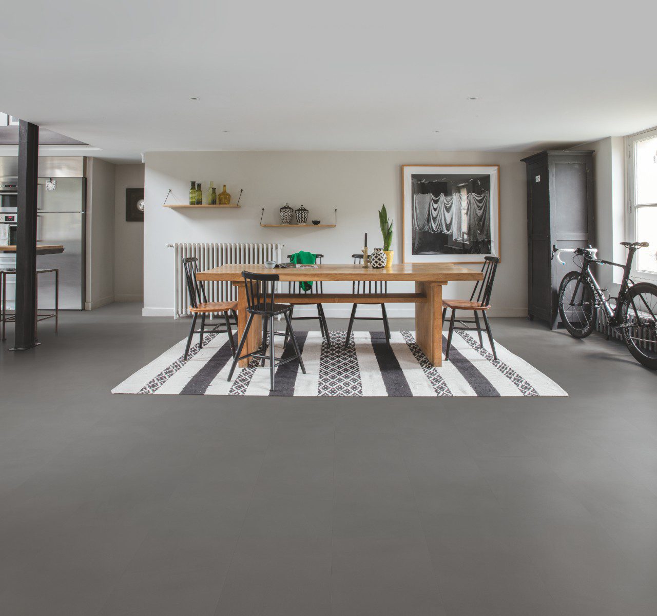 LVT Vinylboden Quick-Step, Ambient Click Plus, Minimal Medium Grau, gefast