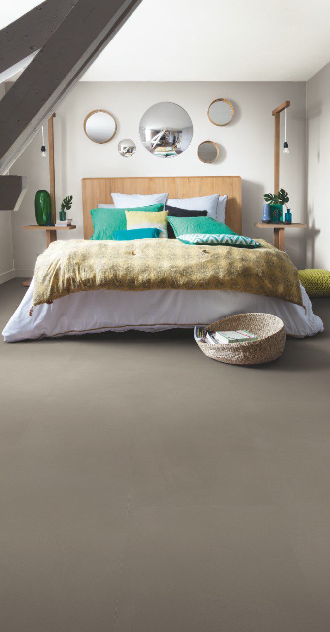 LVT Vinylboden Quick-Step, Ambient Click Plus, Minimal Taupe, gefast