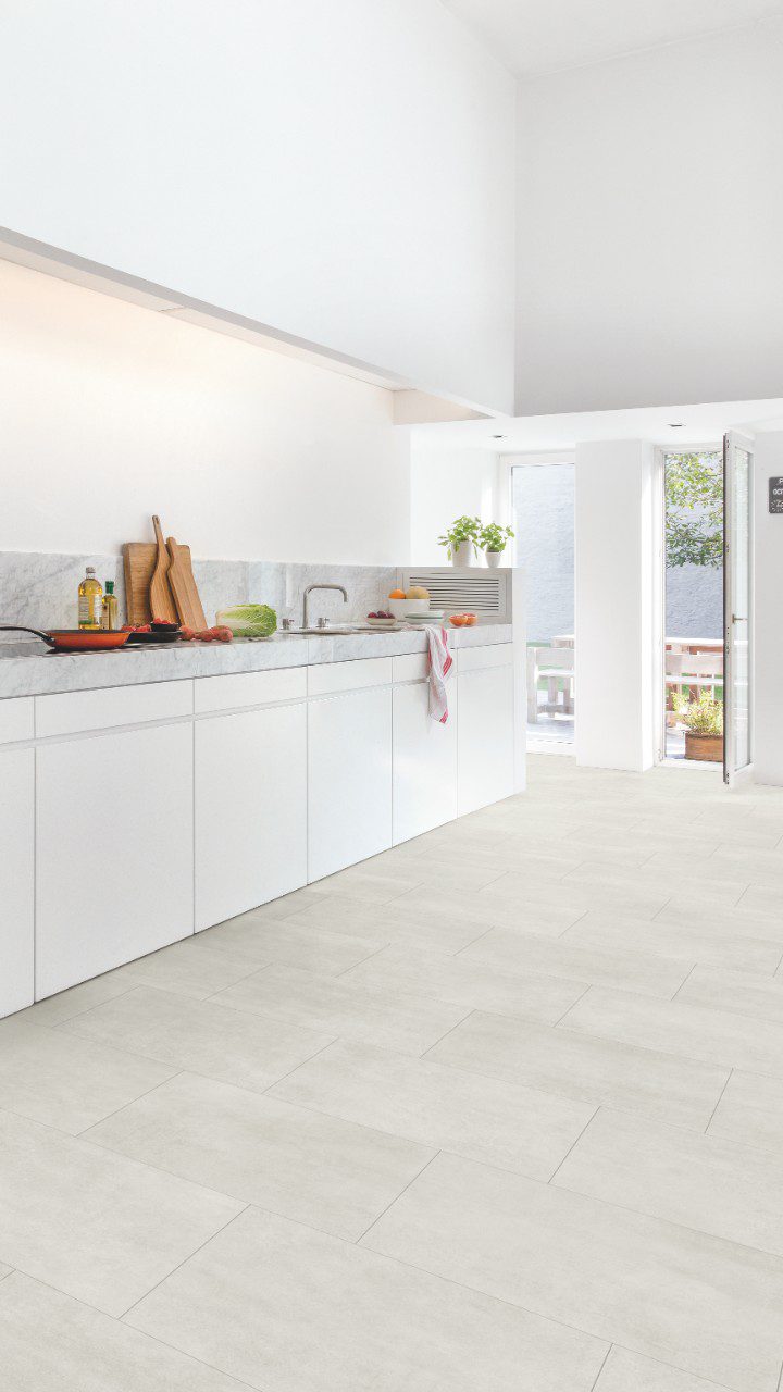 LVT Vinylboden Quick-Step, Ambient Click Plus, Light concrete, gefast