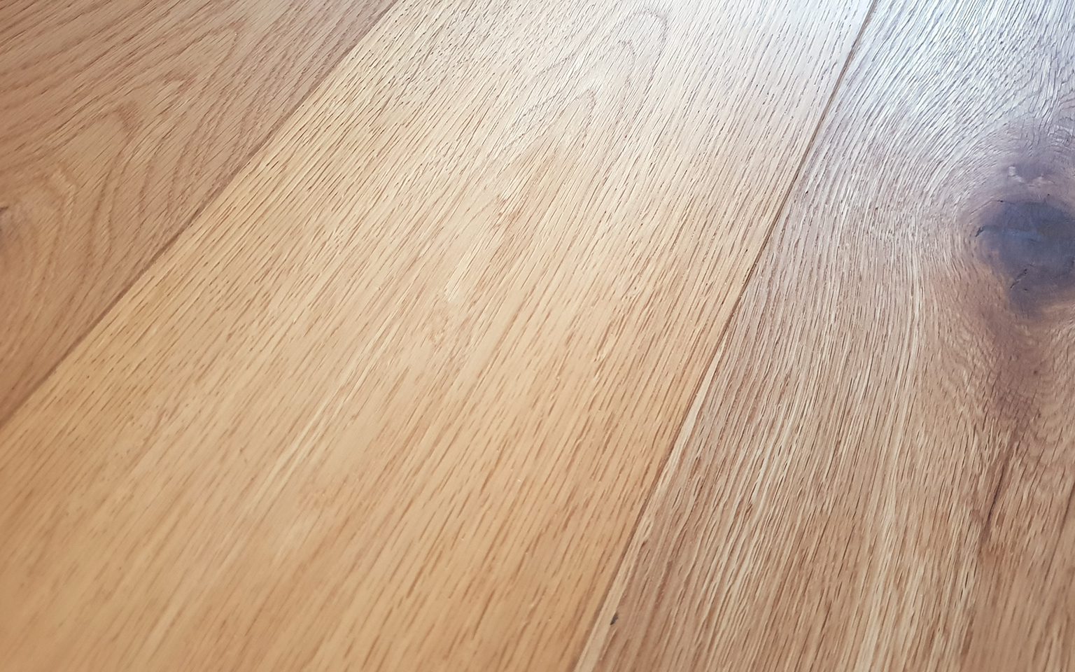 Parkettboden Eiche Rustical gefast gebürstet geölt 148mm