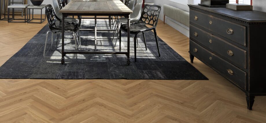 Kalasaba parkett Tamm Rustic 45 õlivahatatud – vaade 5 Fischgrätparkett Bauwerk Monopark Eiche Rustikal 45 Öl-Wachs – 5
