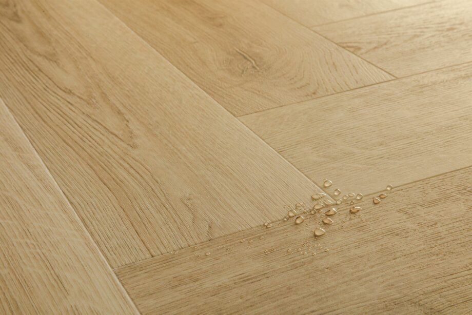 Vinylboden Fischgrät Quick-Step Ciro Botanic Beige – Ansicht 2 Vinylboden Fischgrät Quick-Step Ciro Botanic Beige – 2