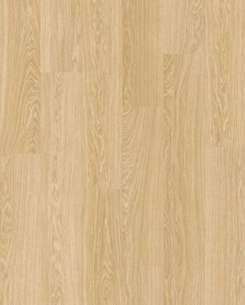 Vinyylilattia Quick Step Bloom Pure Oak Blush, vaalea tammen sävy kevyellä punertavalla vivahteella ja lankkudesign.