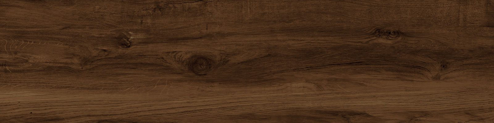 Matte Bodenfliese aus Feinsteinzeug in Holzoptik Tau Eternal Teka, 25x100 cm, Teak