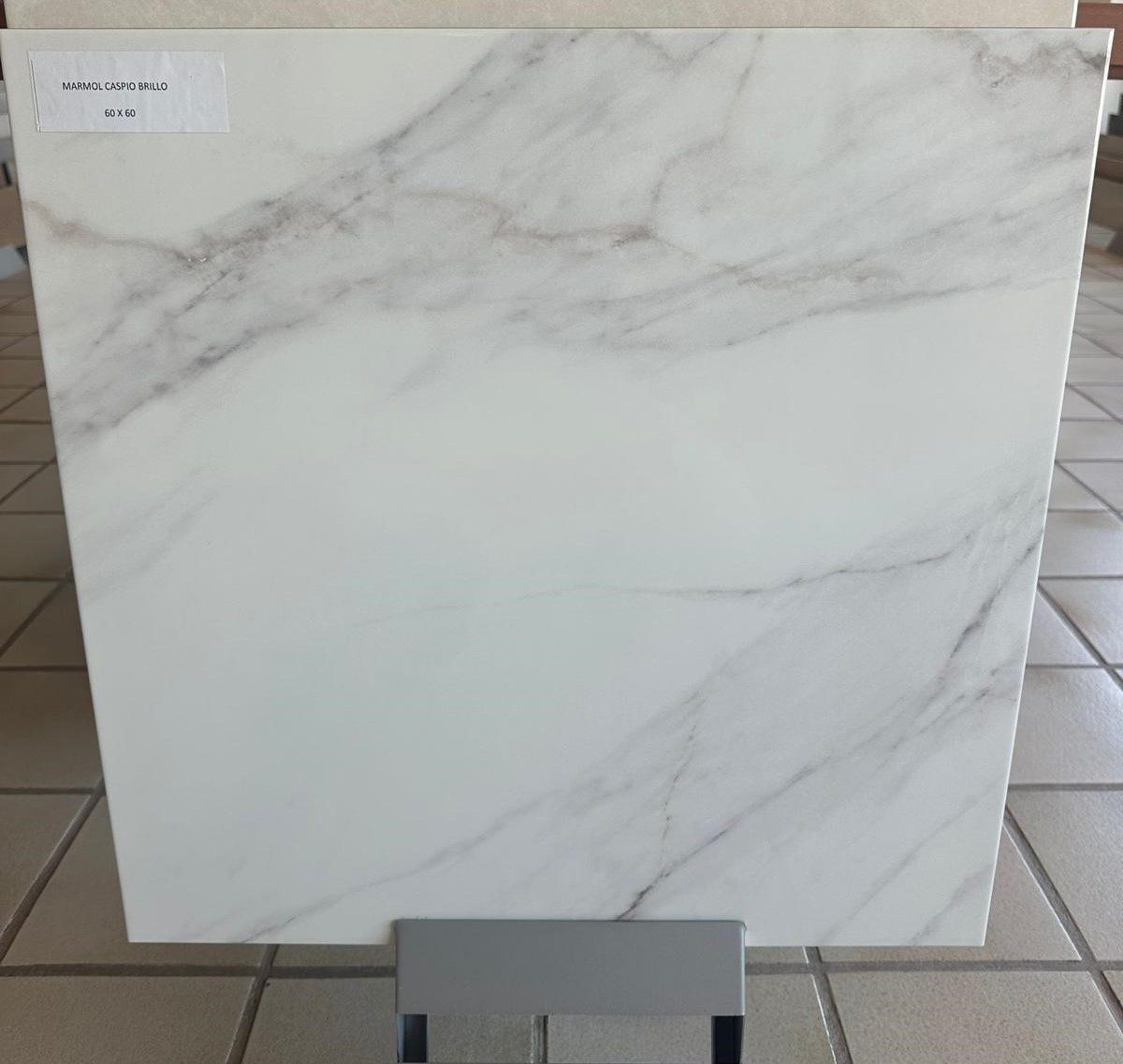 Polierte Bodenfliese aus Feinsteinzeug in Marmoroptik Marmol Caspio, 60x60 cm, 9 mm, Weiß