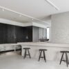 174709-3 Matte Bodenfliese aus Feinsteinzeug in Steinoptik Arcbx Stone Ice, 60x120 cm, 8,5 mm, Hellgrau, R10 – 3