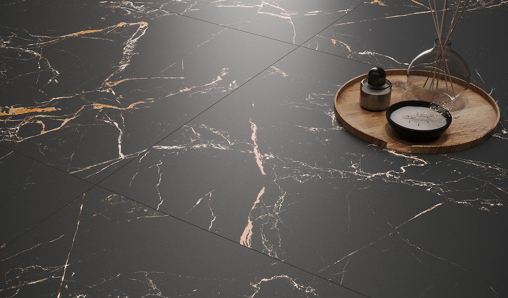 Matte Bodenfliese aus Feinsteinzeug in Marmoroptik Marie Show Black, 60x60 cm, 8 mm, Schwarz – 3