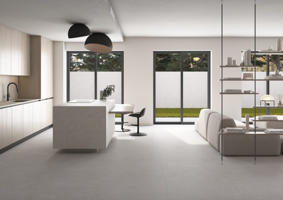 017.869.0183.14236-2 Matte Bodenfliese aus Feinsteinzeug in Terrazzo-Optik Tau Sassy Silver, 60x120 cm, 10,5 mm, Silbergrau, R10, rektifiziert – 2