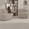 tau-amb-1296 Bodenfliese aus Feinsteinzeug in Steinoptik mit strukturierter Oberfläche Tau Campaspero TXT White, 120x120 cm, 9 mm, Weiß, R10, rektifiziert – 2