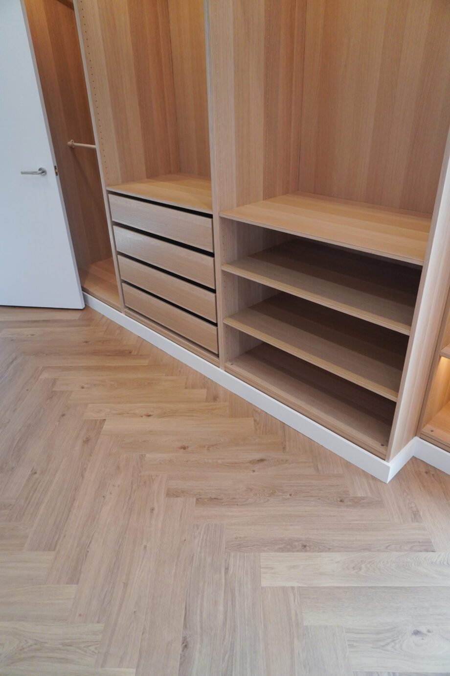 Tugevdatud südamikuga LVT kalasaba vinüülparkett Floorify Anago F319 2 Vinyl Fischgrätboden Rigid LVT Floorify Anago F319 – 2