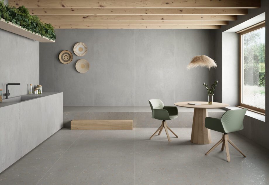 035.120.0183.06613-2 Matte Großformatplatte aus Feinsteinzeug in Betonoptik Tau Lema Silver, 120x280 cm, 6 mm, Silbergrau, rektifiziert – 2