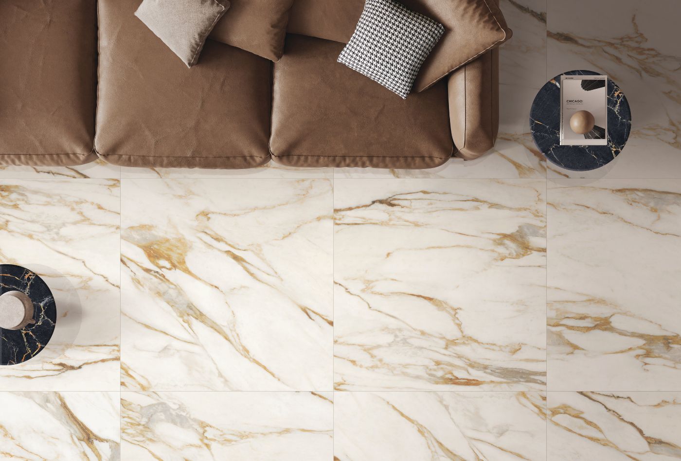 Feinsteinzeug in Marmoroptik ABK Sensi Signoria Calacatta Vena Oro, 120x120 cm, 8,5 mm, poliert (lux)