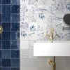 Käsitsi maalitud mustriga keraamiline seinaplaat Dune Tabarca Olivia Azul – interjöör Käsitsi maalitud mustriga keraamiline seinaplaat Dune Tabarca Olivia Azul – interjöör