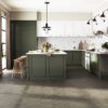 Chevron Parkett Eiche Esta Nordic S Lava Grey extramatt lackiert – Nahaufnahme Chevron Parkett Eiche Esta Nordic S Lava Grey extramatt lackiert – 3