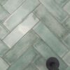 Käsitööefektiga läikiv keraamiline seinaplaat Dune Atlantique Aquamarine – interjöör Glänzende Keramik-Wandfliese in Handmade-Optik Dune Atlantique Aquamarine, 6,9x24 cm, 9 mm, Aquamarin – 3