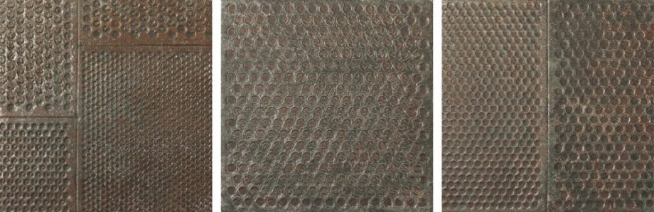 187773-1 Perforeeritud metallpaneeli efektiga portselanplaat Dune Diurne Oxide Plate, 20x20 cm, 9 mm, roostepruun