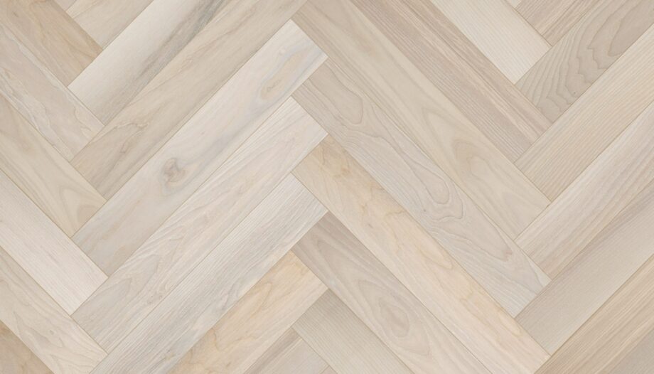 Fischgrätparkett Esche Esta Elegant Frost Ivory Pores 600 mm extramatt lackiert – 3