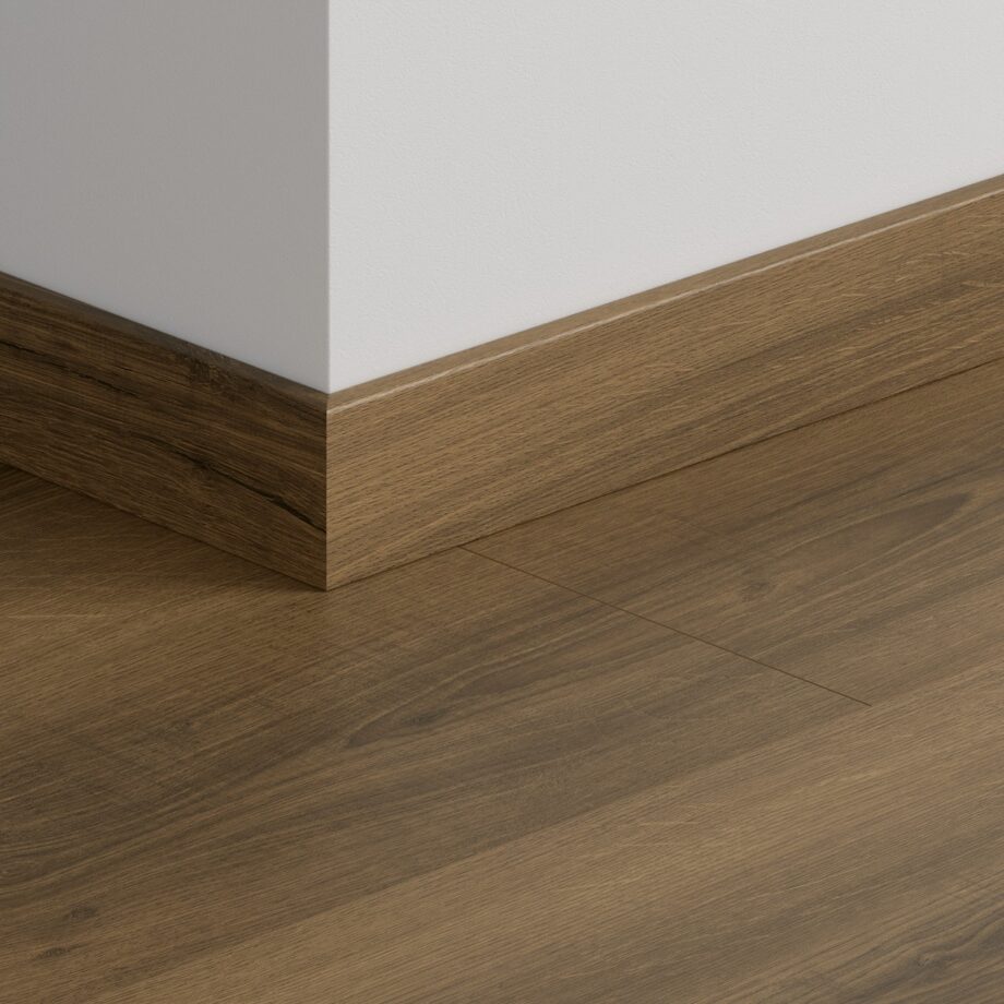 qssk05789-1 Sockelleiste Quick-Step Warm Brown Oak für Laminat, MDF, 12x58x2400 mm