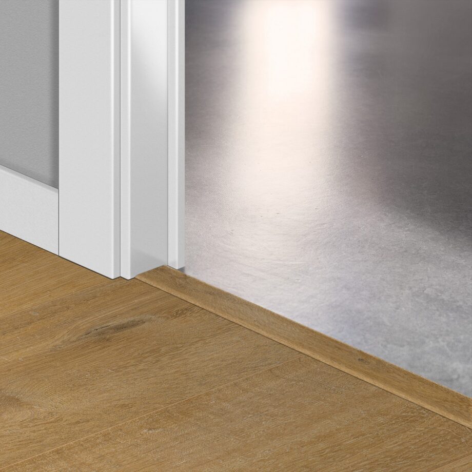qsvincp40203-1 Incizo 5-in-1 Übergangsprofil Quick-Step Cotton Oak Deep Natural für Rigid-Vinyl (Alpha), 8x45x2000 mm
