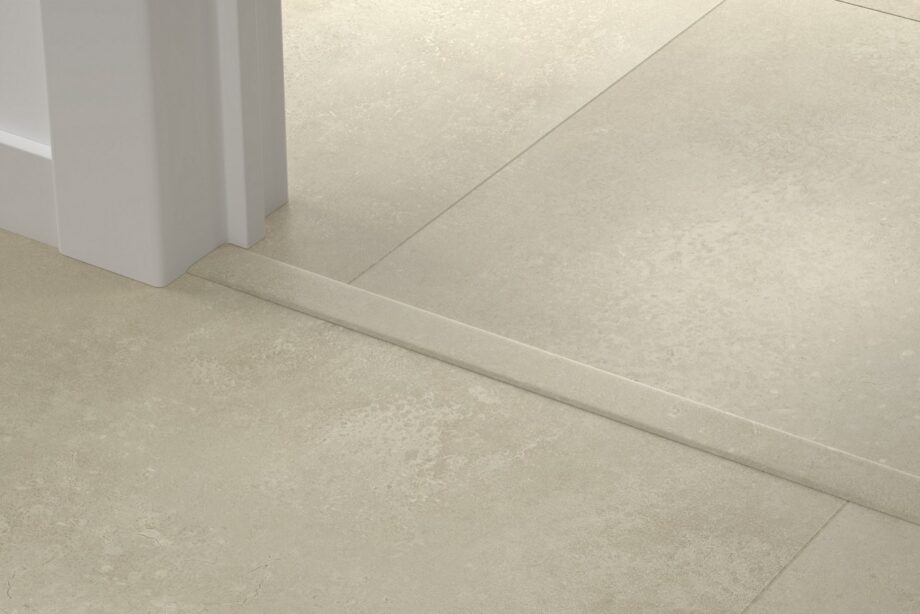qsvincp40274-1 Incizo 5-in-1 Übergangsprofil Quick-Step Sandstone Concrete für Rigid-Vinyl (Alpha), 8x45x2000 mm