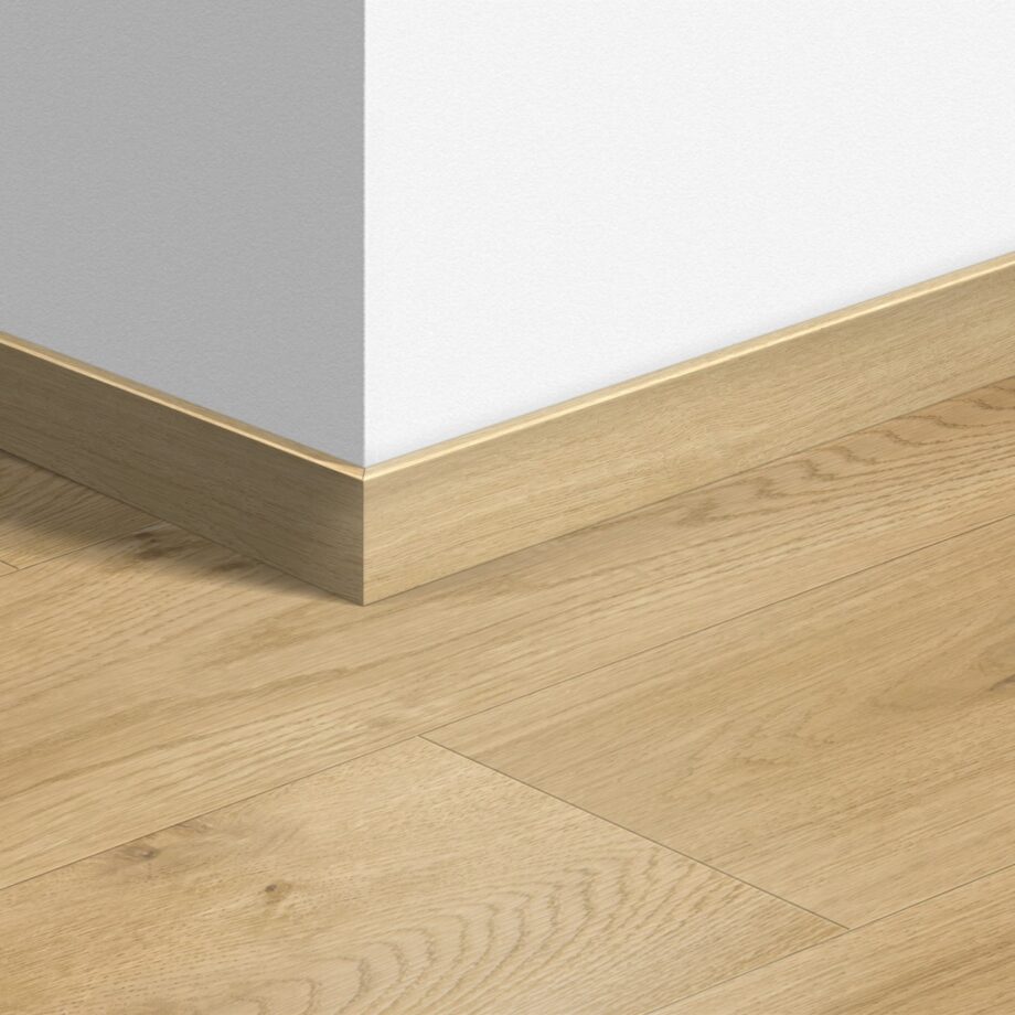 qsvsk40018-1 Sockelleiste Quick-Step Drift Oak Beige für LVT Vinylboden, wasserfest, 12x58x2400 mm