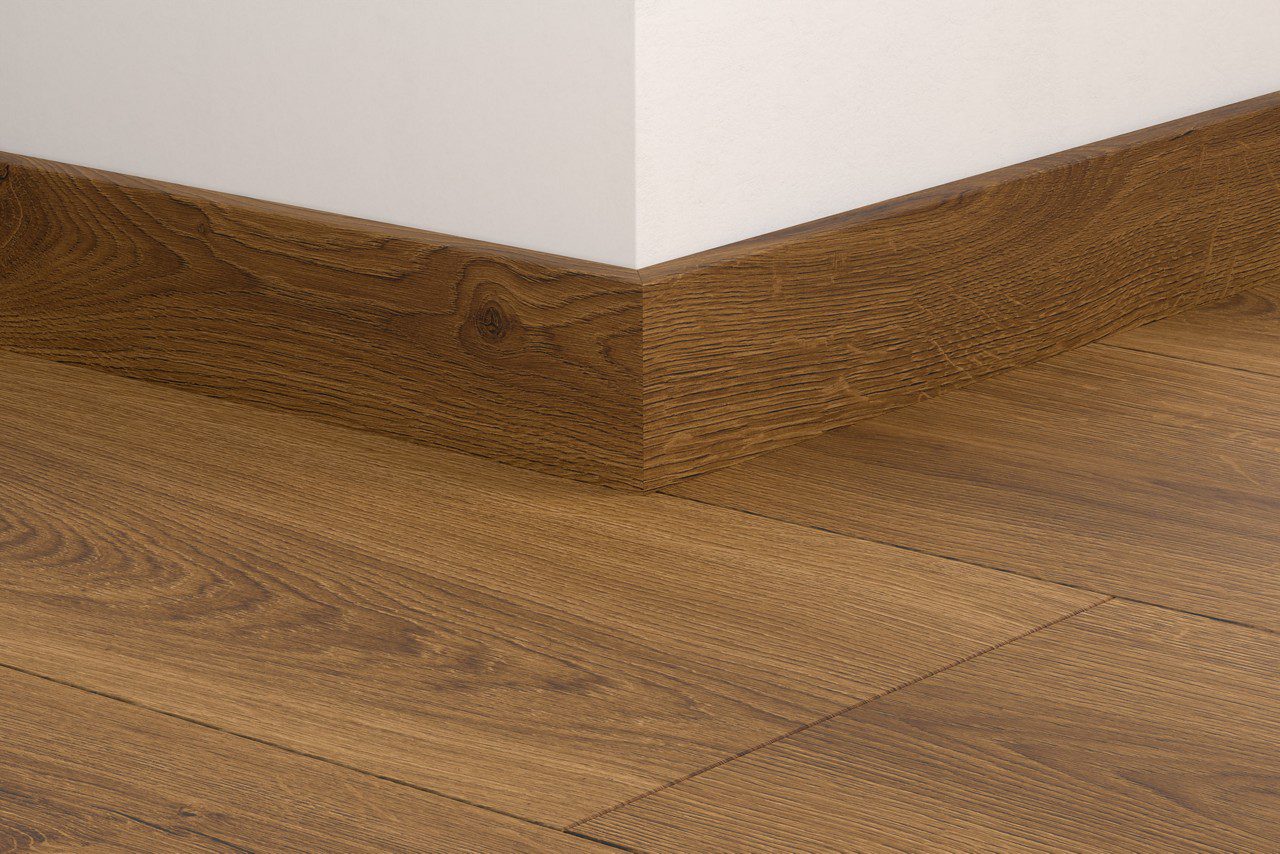 Sockelleiste Quick-Step Botanic Caramel Oak für LVT Vinylboden, wasserfest, 12x58x2400 mm