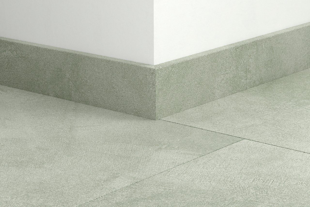Sockelleiste Quick-Step Soft Sage für LVT Vinylboden, wasserfest, 12x58x2400 mm