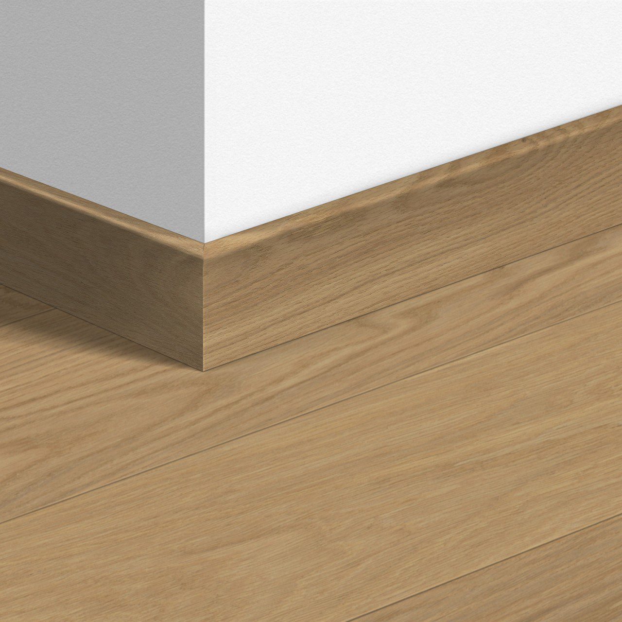 Wasserbeständige Holz-Sockelleiste Quick-Step Desert Oak Extra Matt für Parkett, furniert, 16x80x2400 mm