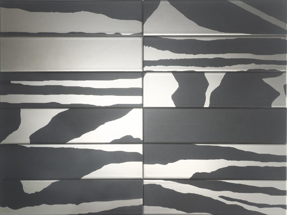 PVD-metallmustriga keraamiline seinaplaat Dune Flat Savannah Black & Silver, 7,5x30 cm, 8 mm, must-hõbedane