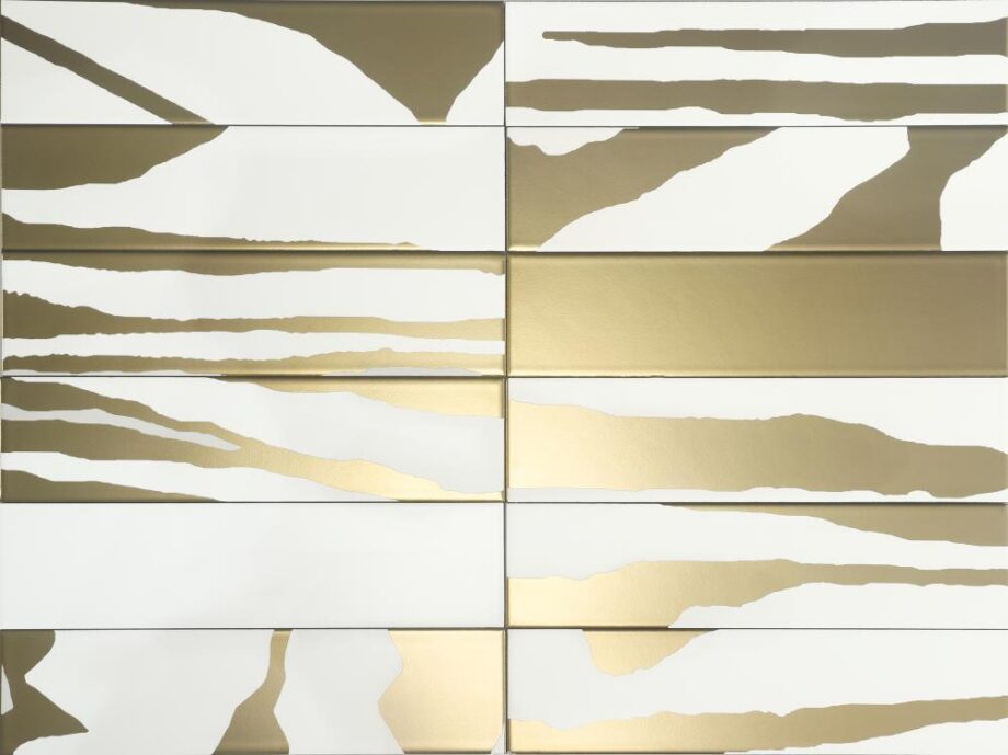 188720-1 PVD-metallmustriga keraamiline seinaplaat Dune Flat Savannah White & Gold, 7,5x30 cm, 8 mm, valge-kuldne