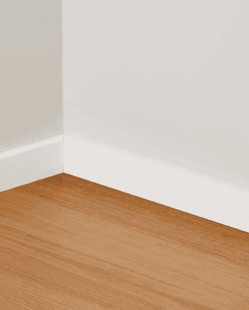 Sockelleiste Parky streichbar, weiss grundiertes feuchtebeständiges MDF, 2150 x 69 x 12 mm