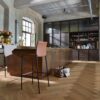 Fischgrät Parkett Eiche Meister Lindura Classic Greige Oak, gebürstet, ultramatt lackiert – 3