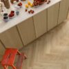 Vinylboden Fischgrät Quick-Step Ciro Botanic Beige – Ansicht 11 Vinylboden Fischgrät Quick-Step Ciro Botanic Beige – 11