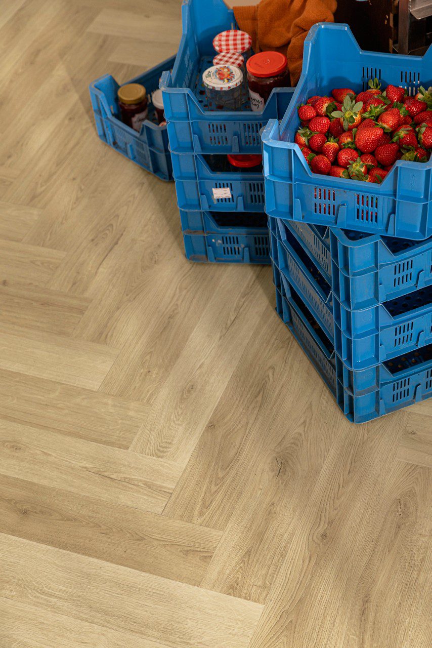 Vinylboden Fischgrät Quick-Step Ciro Botanic Beige – 12