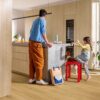 Klick Vinylboden Quick-Step Bloom Brushed Oak Honey – Ansicht 18 Klick Vinylboden Quick-Step Bloom Brushed Oak Honey – 18