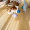 Klick Vinylboden Quick-Step Bloom Brushed Oak Honey – Ansicht 5 Klick Vinylboden Quick-Step Bloom Brushed Oak Honey – 5