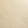 Vinyylilankku Quick Step Bloom Pure Tammi Polar, erittäin vaalea polaarinen tammen sävy ja lankkudesign.