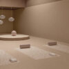 abk-moooi-sandy-plains-volcano-0020463-2 Einfarbige Feinsteinzeug Fliese ABK Moooi Sandy Plains Volcano, 120x120 cm, 8,5 mm, natur matt – 2