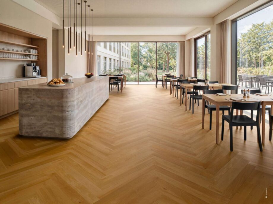 Fischgrätparkett Bauwerk Cleverpark 900 Eiche Natur 14 geölt gebürstet – Ambiente 2 Fischgrätparkett Bauwerk Cleverpark 900 Eiche Natur 14 geölt gebürstet – 3