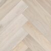 Fischgrätparkett Esche Esta Elegant Frost Ivory Pores 700 mm extramatt lackiert Fischgrätparkett Esche Esta Elegant Frost Ivory Pores 700 mm extramatt lackiert