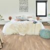 Parkett Tarkett, Shade, Tamm Cream White (valge) TreS, 3-lip, peits ja Proteco N 3 Tammeparkett Tarkett Shade Cream White TreS magamistoas