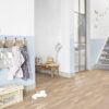 Parkett Tarkett, Shade, Tamm Cream White (valge) TreS, 3-lip, peits ja Proteco N 4 Tammeparkett Tarkett Shade Cream White TreS esikus