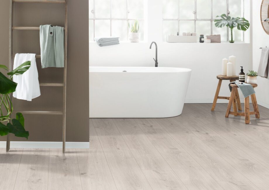 Laminat Egger Seefeld Eiche hellgrau, Aqua, Langdiele 10 mm – 2